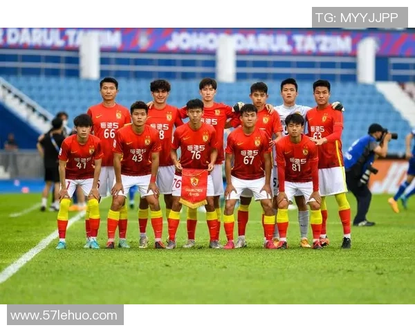 广州足球队速度之争引发热议球迷观点各异引人关注