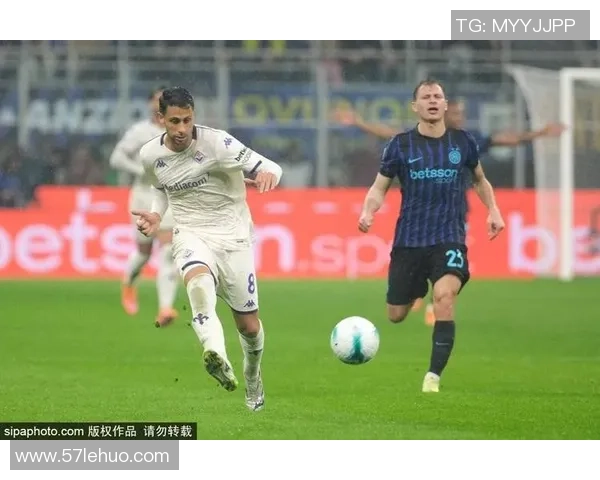 前交叉断裂的足球明星如何重返巅峰与职业生涯的挑战与希望 前交叉断裂的足球明星如何重返巅峰与职业生涯的挑战与希望