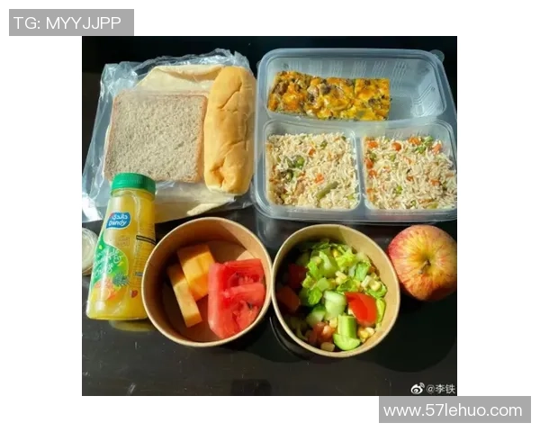 足球明星们的盒饭时刻大揭秘吃饭背后的趣事与故事全记录